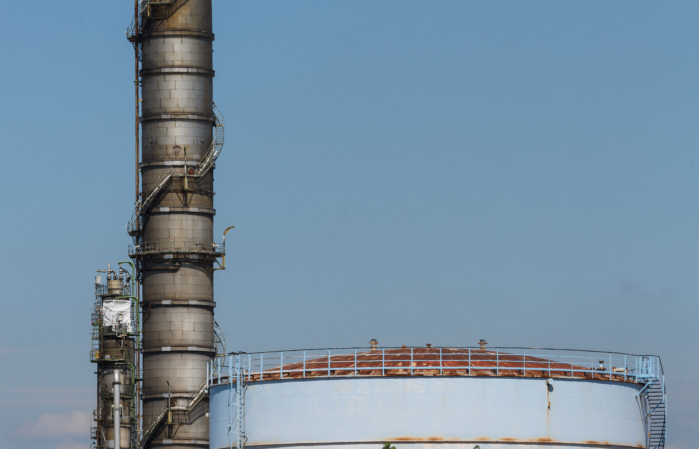 High-tech vapor recovery and emission filtration unit at industrial site
